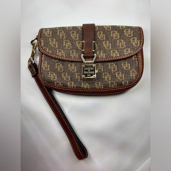 Vintage Dooney & Bourke 1975 Signature Monogram Wristlet / Clutch - Picture 3 of 16